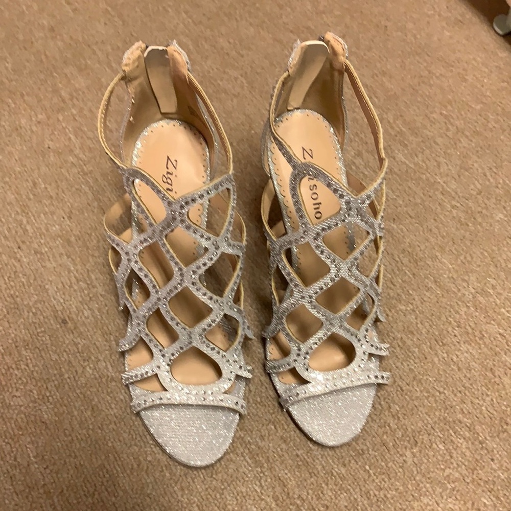 NEW Zigi Soho Sparkle silver heels